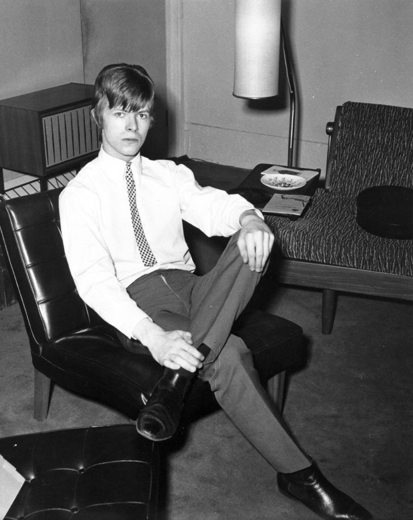 http _a.amz.mshcdn.com_wp-content_uploads_2016_01_Bowie-1966-2